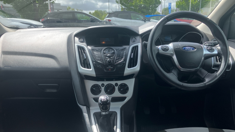 Ford Focus 1.6 Zetec 5dr Petrol Hatchback